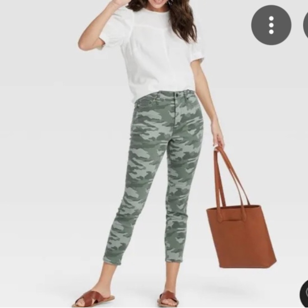 Universal Thread Green Camouflage High Rise Straight Leg Pants Womens Size 2/26R